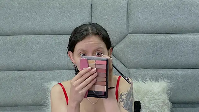 Naomimolie online show from 07-11-26, 12:08