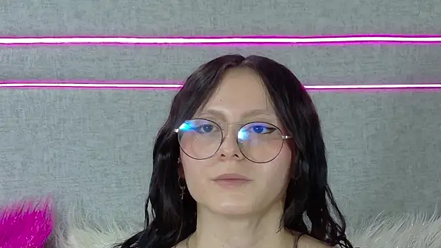 Naomimolie online show from 07-15-26, 05:51