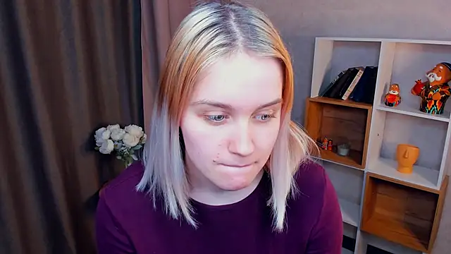 Snapshot of AveIinaStromain chatting on 03-03-26, 11:05 AveIinaStromain online show from 03-03-26, 11:05