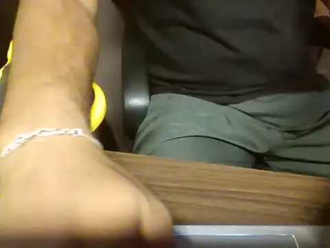 Snapshot of bigbuldgee chatting on 03-03-26, 09:48 bigbuldgee online show from 03-03-26, 09:48