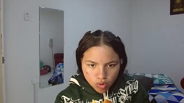 Snapshot of kimmyfuckass chatting on 06-30-26, 12:06 kimmyfuckass online show from 06-30-26, 12:06