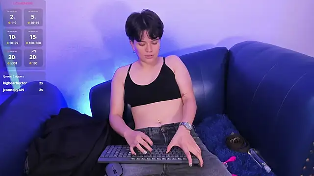 Snapshot of TallSnuSnu chatting on 04-14-26, 08:37 TallSnuSnu online show from 04-14-26, 08:37