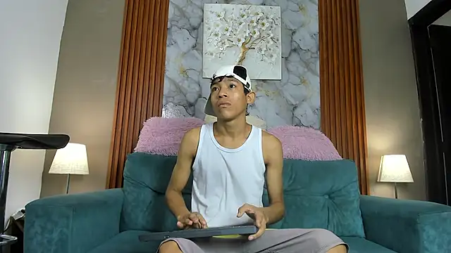 SKINNY BOYXXX online show from 03-12-26, 07:14