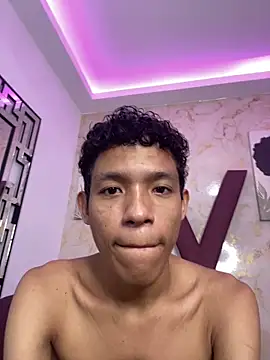 SKINNY BOYXXX online show from 03-18-26, 08:06