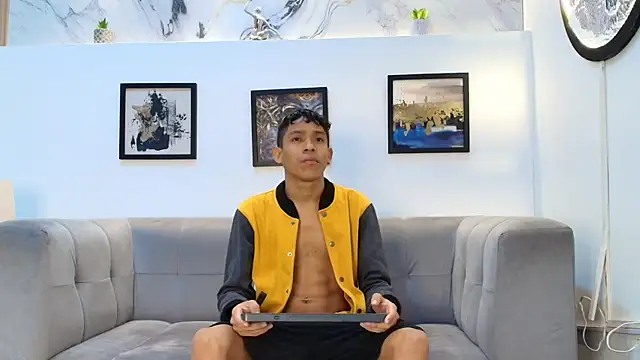 SKINNY BOYXXX online show from 04-14-26, 07:14