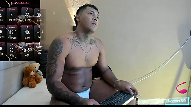 Snapshot of Axell_king07 chatting on 05-23-26, 11:47 Axell king07 online show from 05-23-26, 11:47