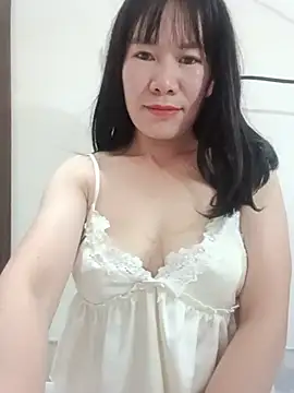 Snapshot of Bondgirl_9 chatting on 07-28-26, 08:52 Bondgirl 9 online show from 07-28-26, 08:52