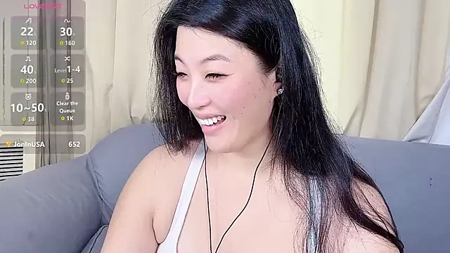 Snapshot of Tavie1744 chatting on 06-27-26, 01:10 Tavie1744 online show from 06-27-26, 01:10