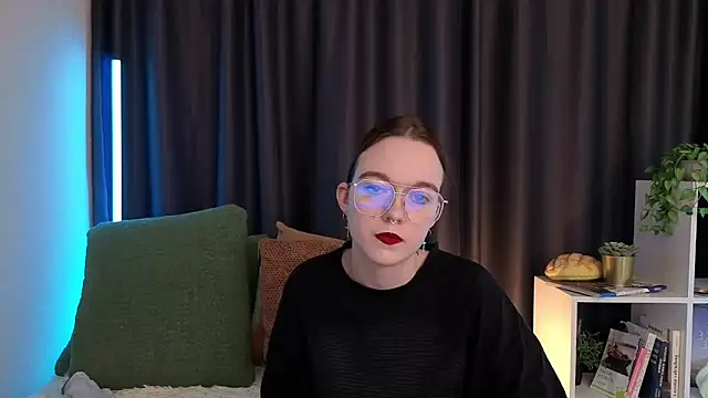 SunyLily online show from 03-18-26, 06:38