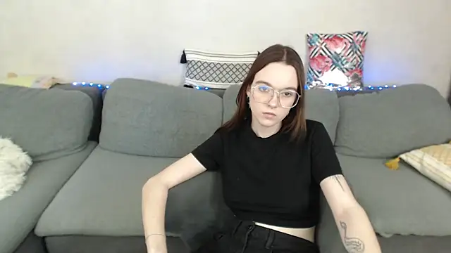 SunyLily online show from 04-24-26, 07:00