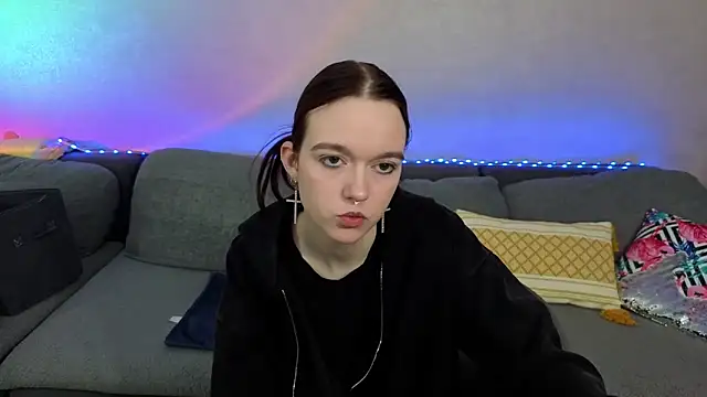 Snapshot of SunyLily chatting on 05-08-26, 06:19 SunyLily online show from 05-08-26, 06:19