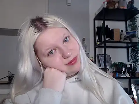 Snapshot of LenaSecret19 chatting on 05-12-26, 05:48 LenaSecret19 online show from 05-12-26, 05:48