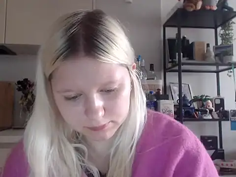 Snapshot of LenaSecret19 chatting on 06-10-26, 06:12 LenaSecret19 online show from 06-10-26, 06:12