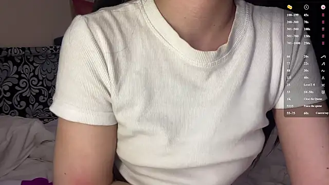 Selena blom online show from 06-15-26, 10:39