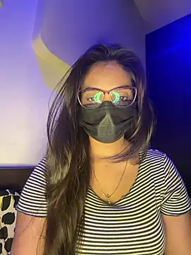 Snapshot of nikki_catz chatting on 06-10-26, 04:17 nikki catz online show from 06-10-26, 04:17