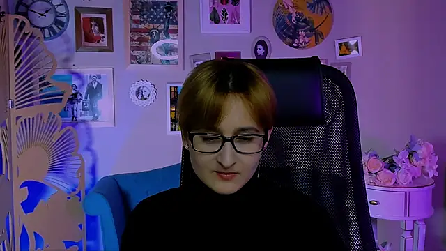 LixeLuna online show from 03-18-26, 06:27