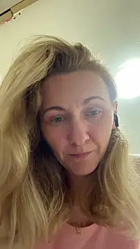 Snapshot of Secret_Ladyx chatting on 05-10-26, 06:46 Secret Ladyx online show from 05-10-26, 06:46