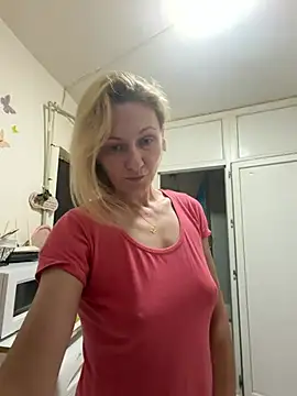 Snapshot of Secret_Ladyx chatting on 06-15-26, 03:53 Secret Ladyx online show from 06-15-26, 03:53
