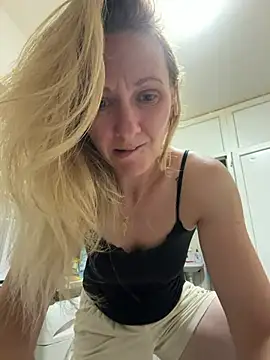 Snapshot of Secret_Ladyx chatting on 06-17-26, 07:37 Secret Ladyx online show from 06-17-26, 07:37
