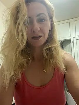 Snapshot of Secret_Ladyx chatting on 06-29-26, 05:25 Secret Ladyx online show from 06-29-26, 05:25