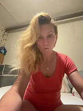 Snapshot of Secret_Ladyx chatting on 07-03-26, 06:14 Secret Ladyx online show from 07-03-26, 06:14