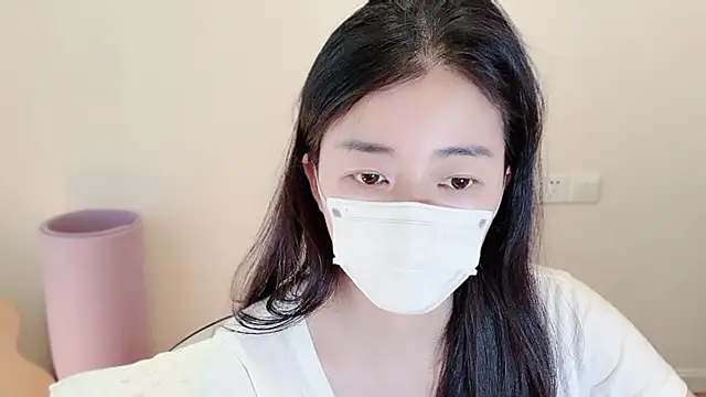 Snapshot of jinxiyao01 chatting on 05-06-26, 02:51 jinxiyao01 online show from 05-06-26, 02:51