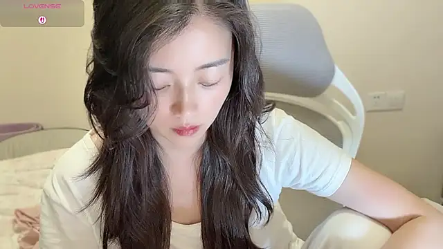 Snapshot of jinxiyao01 chatting on 06-17-26, 02:18 jinxiyao01 online show from 06-17-26, 02:18