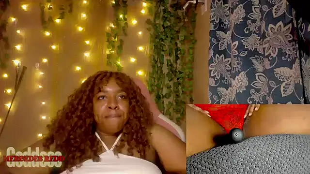 Snapshot of Goddess_MercedesRedd chatting on 07-10-26, 05:15 Goddess MercedesRedd online show from 07-10-26, 05:15