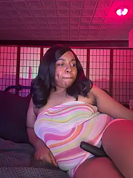 Snapshot of Goddess_MercedesRedd chatting on 07-17-26, 05:29 Goddess MercedesRedd online show from 07-17-26, 05:29
