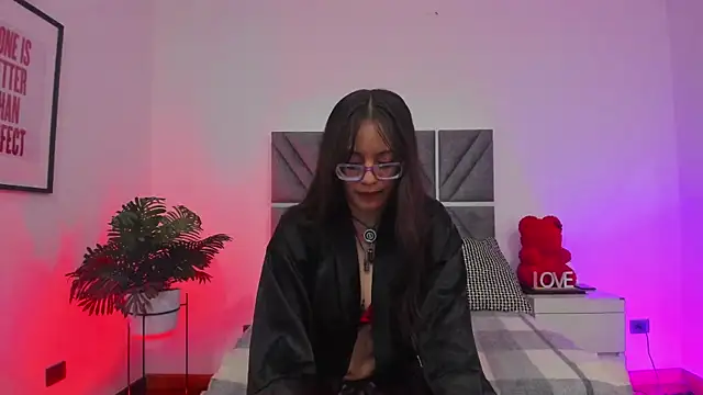 Snapshot of Katalinalee chatting on 04-29-26, 08:37 Katalinalee online show from 04-29-26, 08:37
