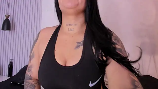 ManuelaMontes  online show from 04-06-26, 11:33