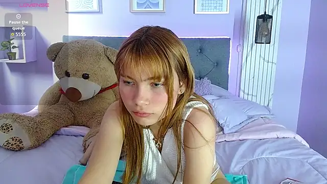 Snapshot of Celeste__London chatting on 05-17-26, 06:48 Celeste London online show from 05-17-26, 06:48