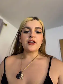Snapshot of bellamy__ chatting on 04-22-26, 04:48 bellamy online show from 04-22-26, 04:48