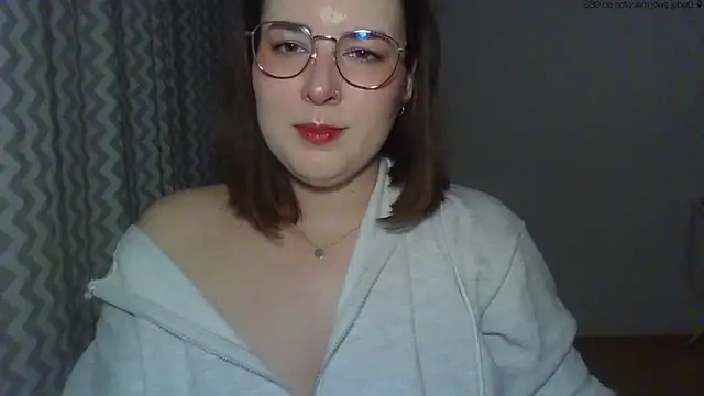 Snapshot of ClaraHard chatting on 05-08-26, 08:25 ClaraHard online show from 05-08-26, 08:25