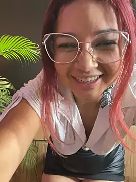 Snapshot of PaulaVegaa chatting on 06-21-26, 06:49 PaulaVegaa online show from 06-21-26, 06:49