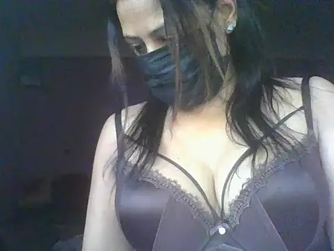DRAMA  QUEEN online show from 04-13-26, 10:32