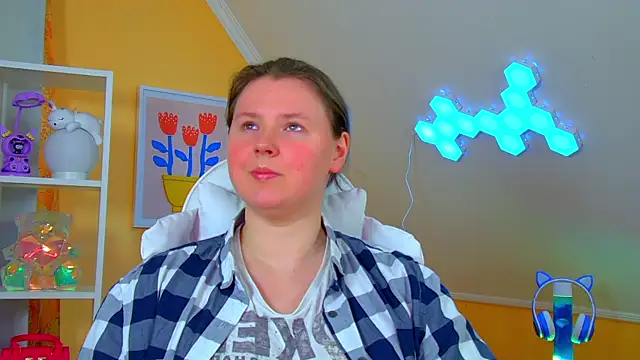 MelodyMoores online show from 04-15-26, 06:31