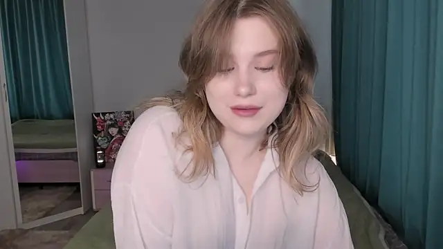 Snapshot of JennyHardy chatting on 07-28-26, 01:54 JennyHardy online show from 07-28-26, 01:54
