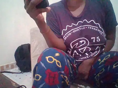 Snapshot of Sexyaryaa chatting on 05-04-26, 08:49 Sexyaryaa online show from 05-04-26, 08:49