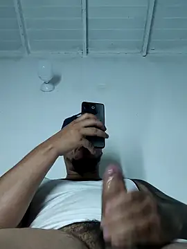 Snapshot of BadboyDirty1 chatting on 05-22-26, 01:39 BadboyDirty1 online show from 05-22-26, 01:39
