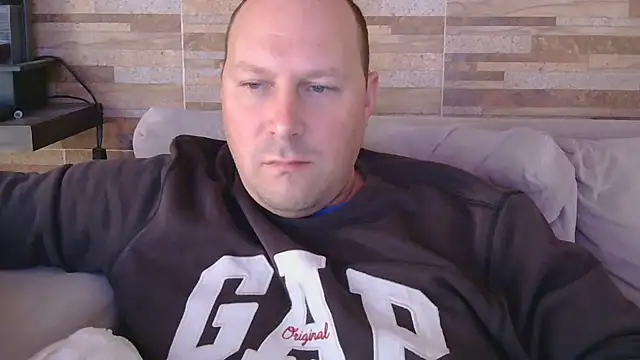 Snapshot of lustonfan chatting on 06-19-26, 11:58 lustonfan online show from 06-19-26, 11:58