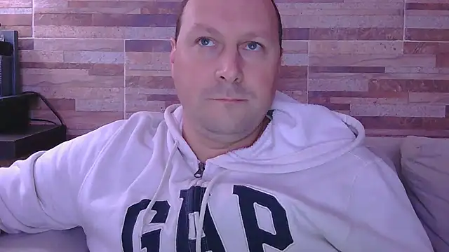Snapshot of lustonfan chatting on 07-06-26, 12:24 lustonfan online show from 07-06-26, 12:24