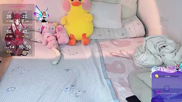 Noelle-2007 online show from 04-25-26, 12:30