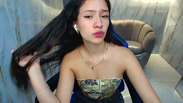 Snapshot of candy_sky_r chatting on 05-27-26, 03:03 candy sky r online show from 05-27-26, 03:03