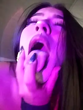 caticaasquiirt  online show from 03-04-26, 10:38