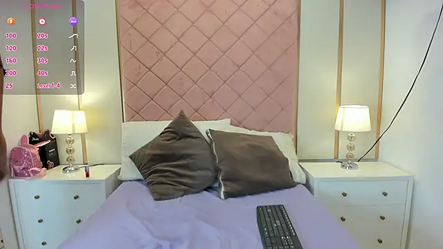Alexa Jonees online show from 04-13-26, 07:41