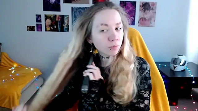 Nica Kawaii online show from 04-14-26, 06:52