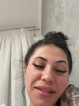 LunaSerenaX online show from 04-02-26, 09:45