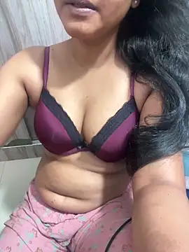 Snapshot of munni-munni6767 chatting on 05-08-26, 09:42 munni-munni6767 online show from 05-08-26, 09:42