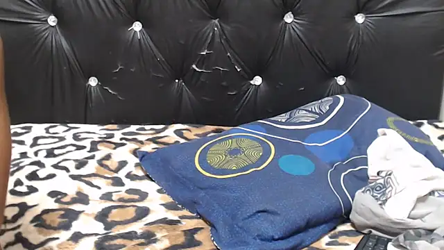 Snapshot of TallGoddessX_ chatting on 06-13-26, 02:42 TallGoddessX online show from 06-13-26, 02:42
